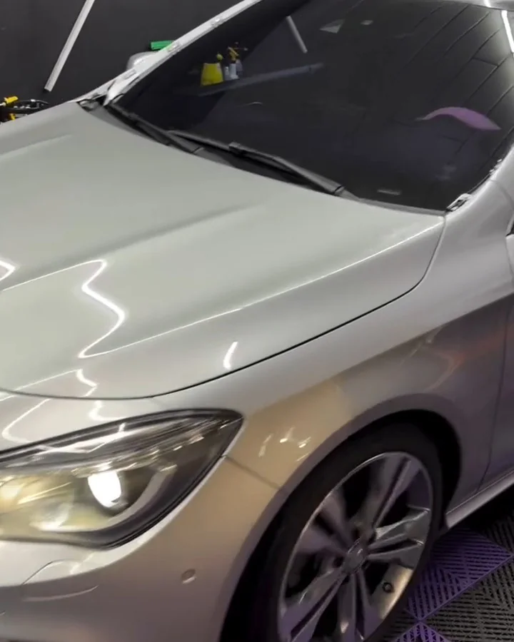 Mercedes-Benz CLA przed zmianą koloru: srebrny